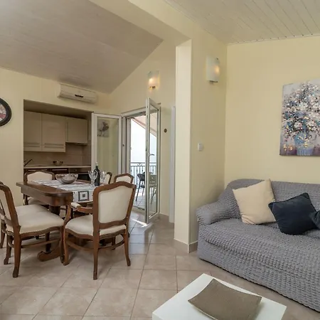 Daniela - Terrace With Amazing Sea View Trogir