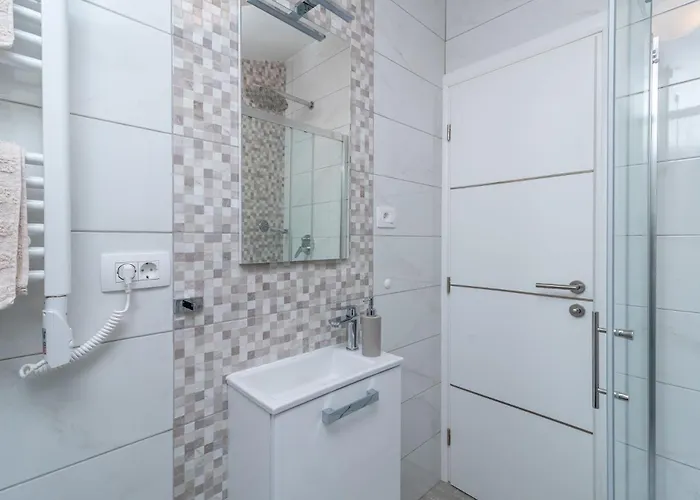 Daniela * Τρογκίρ